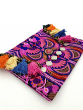 Load image into Gallery viewer, Embroidered Bird Coin Clutch