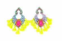 Load image into Gallery viewer, Spade Tassel Earring